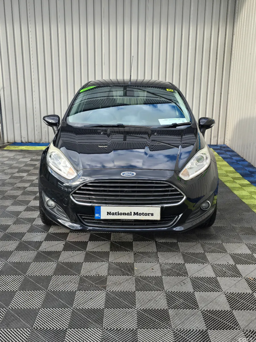 Ford Fiesta Hatchback, Petrol, 2014, Black