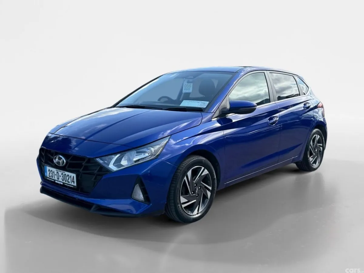 Hyundai i20 Hatchback, Petrol, 2023, Blue