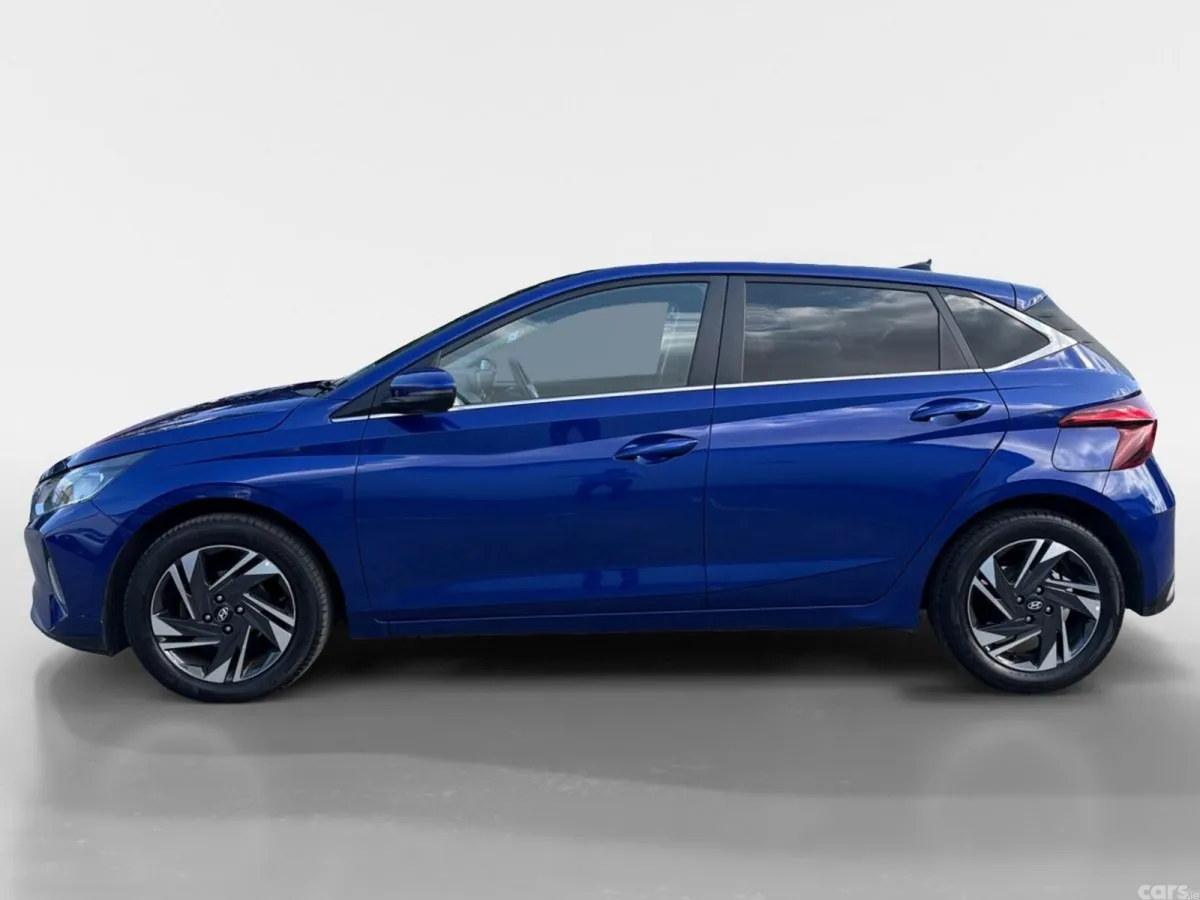 Hyundai i20 Hatchback, Petrol, 2023, Blue