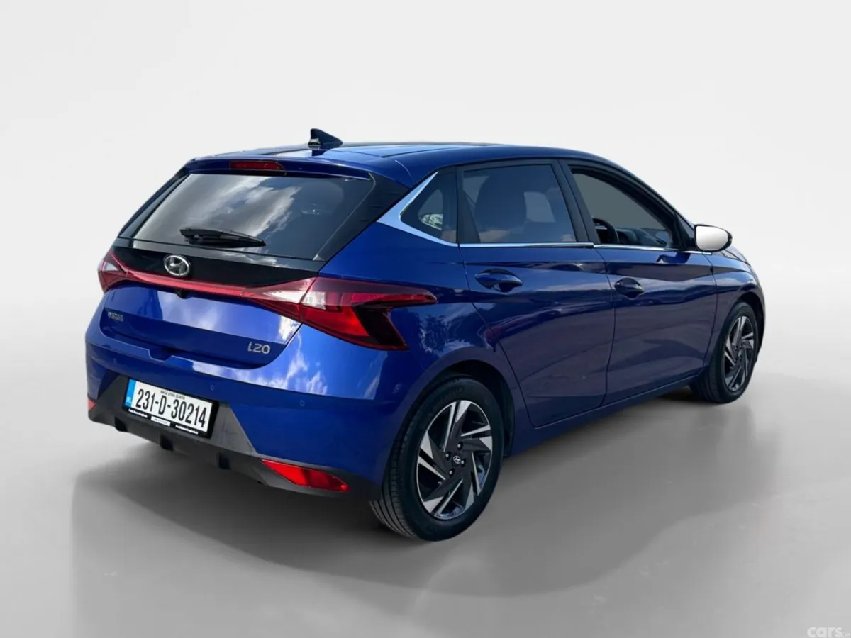 Hyundai i20 Hatchback, Petrol, 2023, Blue