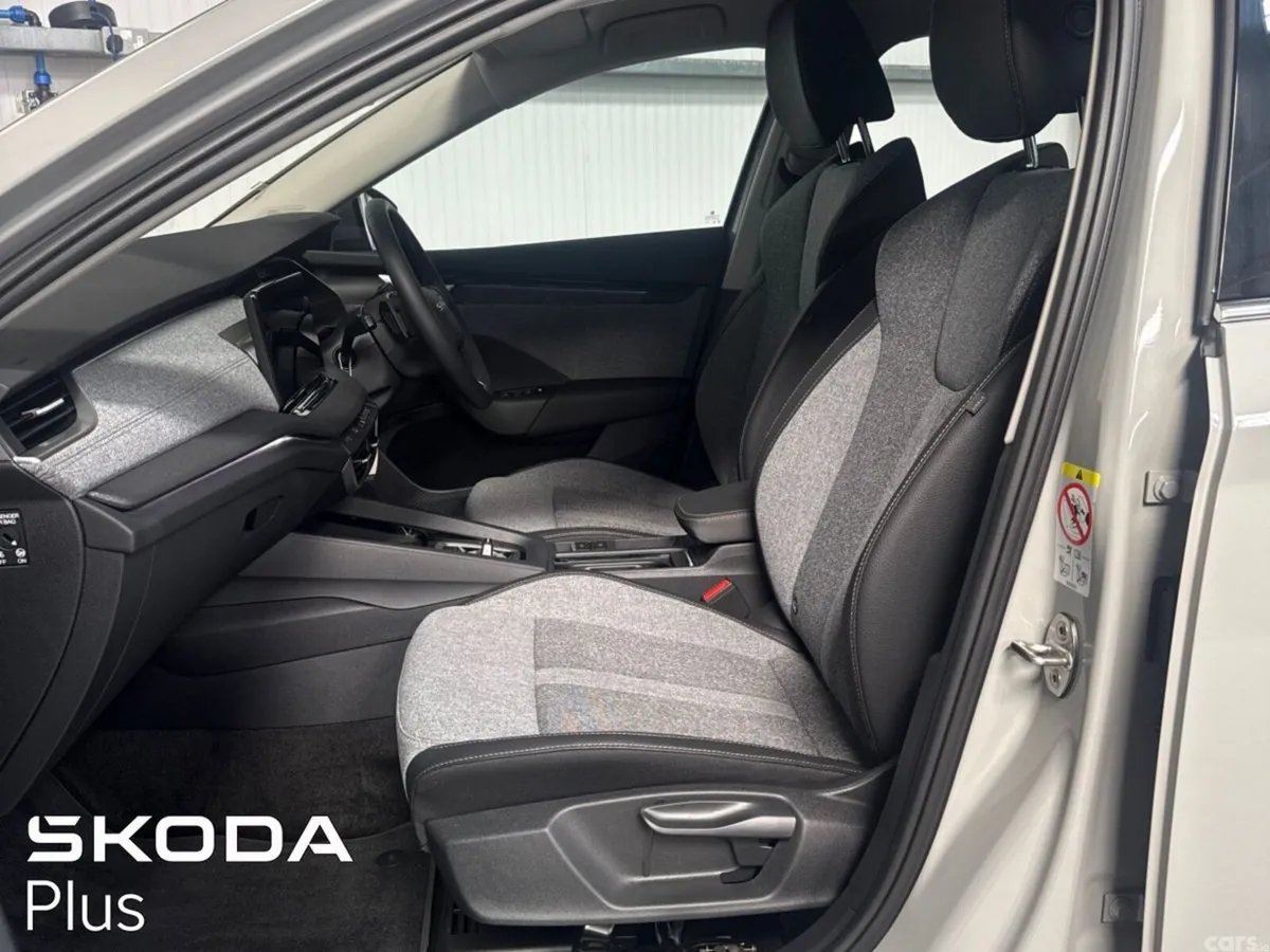 Skoda Octavia Saloon, Petrol Hybrid, 2025, Grey