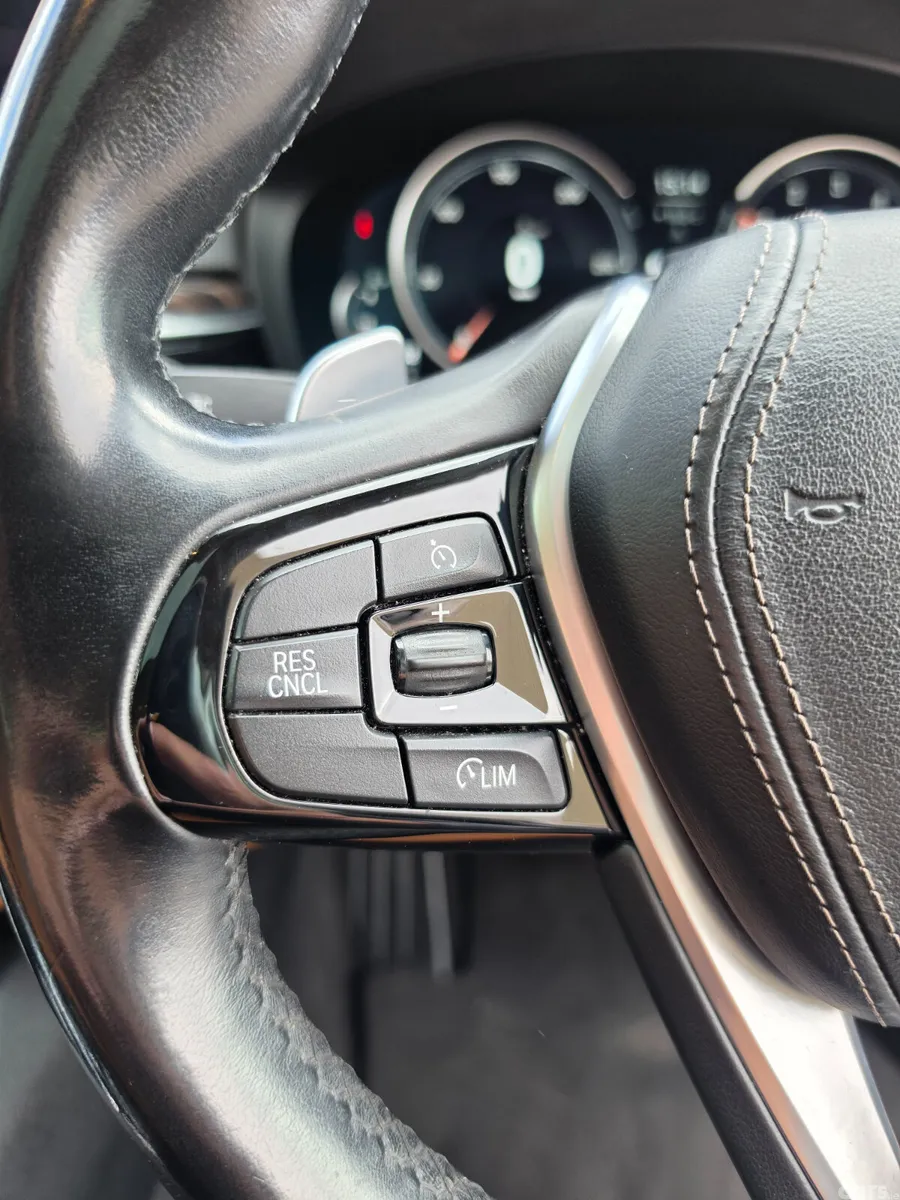 BMW 5-Series Saloon, Petrol Plug-in Hybrid, 2017, Blue