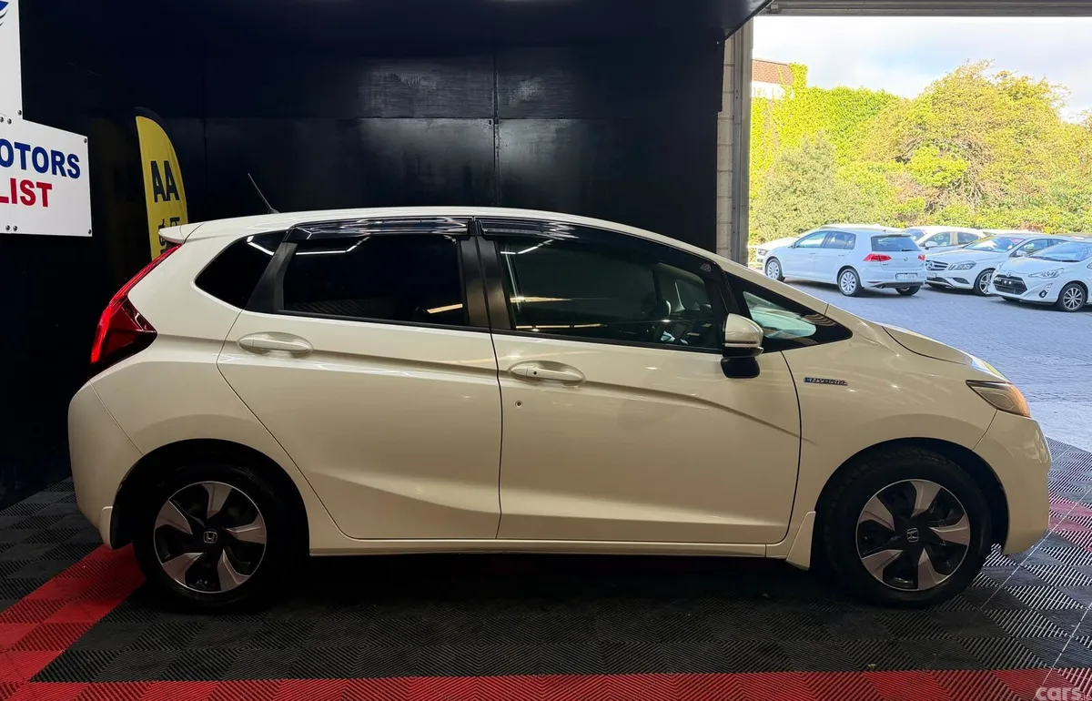 Honda Fit Hatchback, Petrol Hybrid, 2016, Silver