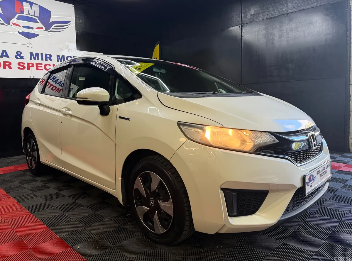 Honda Fit Hatchback, Petrol Hybrid, 2016, Silver