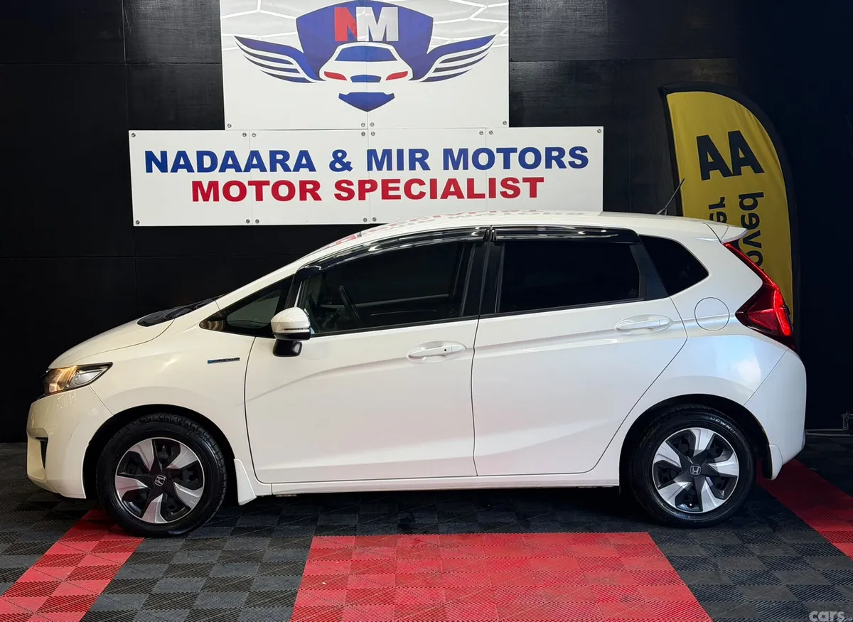 Honda Fit Hatchback, Petrol Hybrid, 2016, Silver