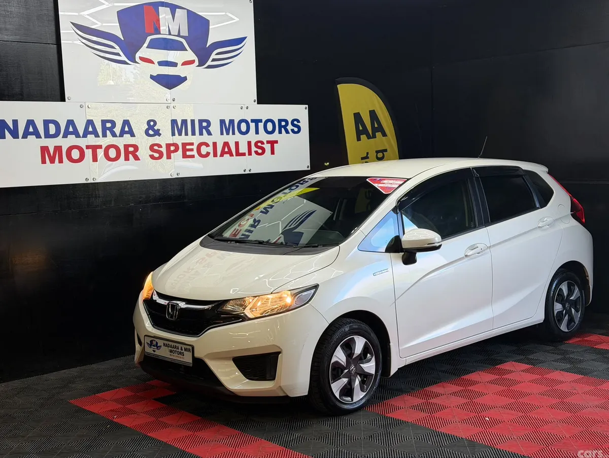 Honda Fit Hatchback, Petrol Hybrid, 2016, Silver
