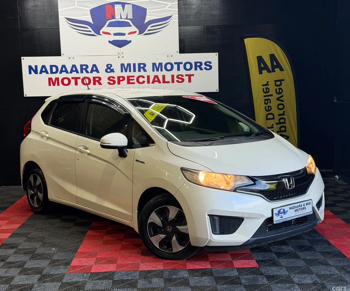 Honda Fit Hatchback, Petrol Hybrid, 2016, Silver