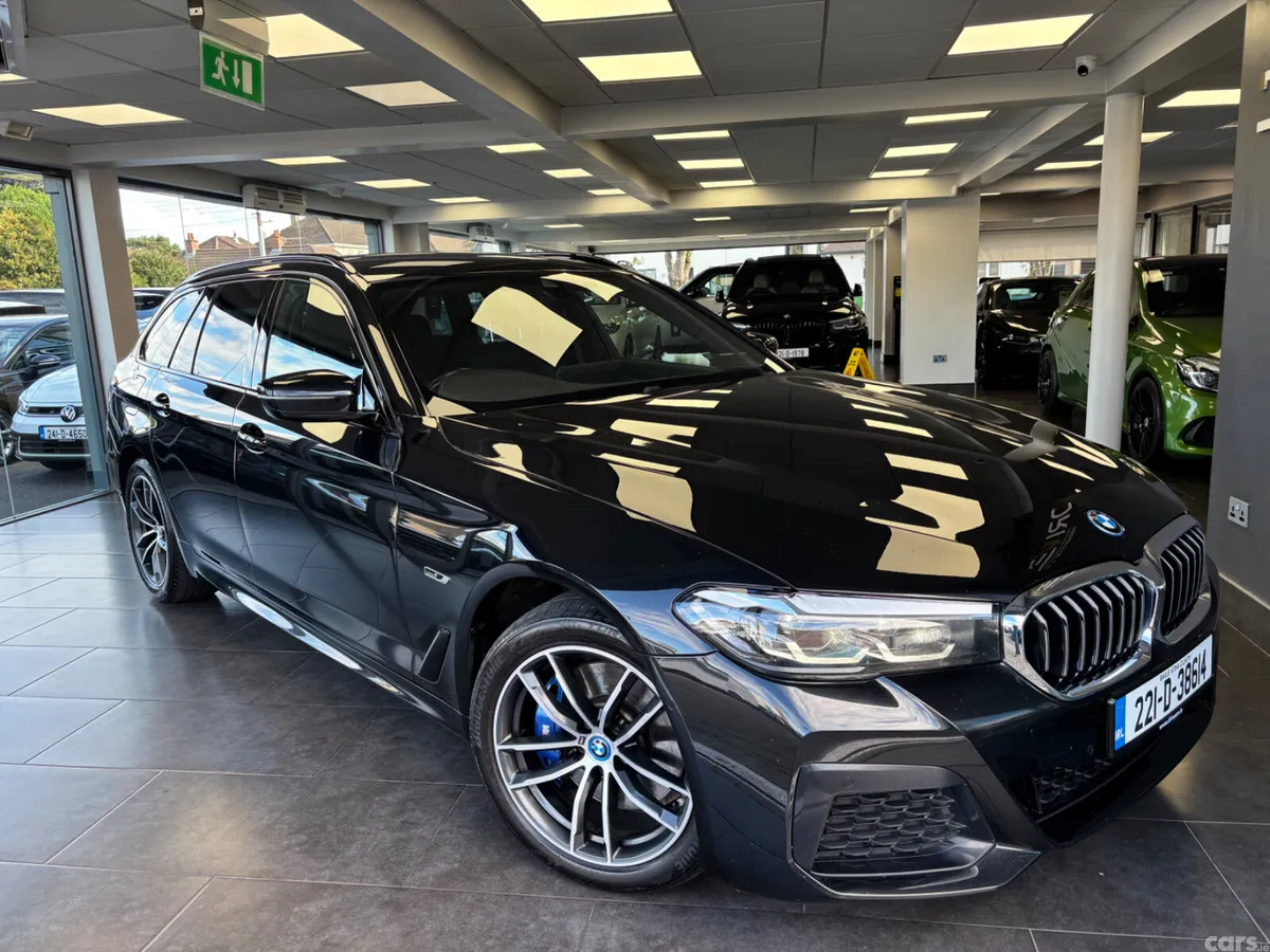 BMW 5-Series Estate, Petrol Hybrid, 2022, Black