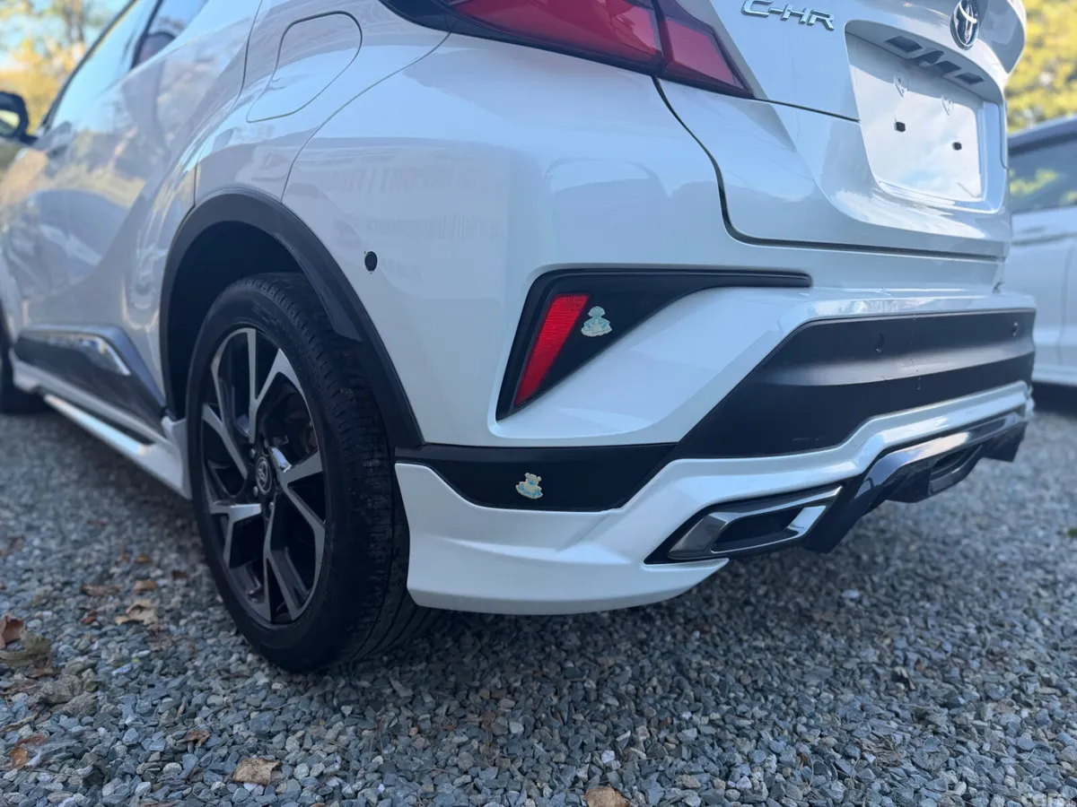 Toyota C-HR SUV, Petrol Hybrid, 2020, White