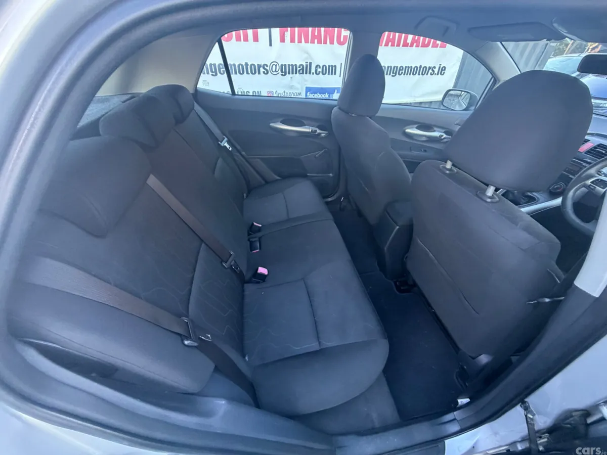 Toyota Auris Hatchback, Diesel, 2011, Silver