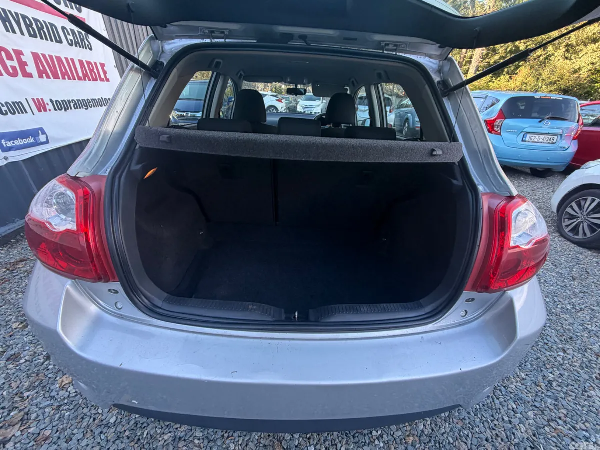 Toyota Auris Hatchback, Diesel, 2011, Silver