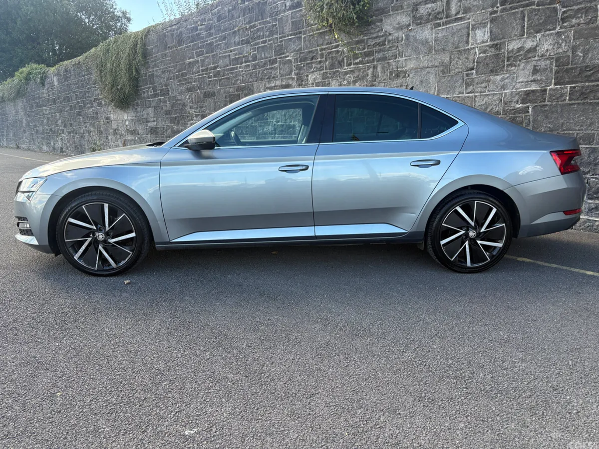 Skoda Superb Hatchback, Diesel, 2020, Grey