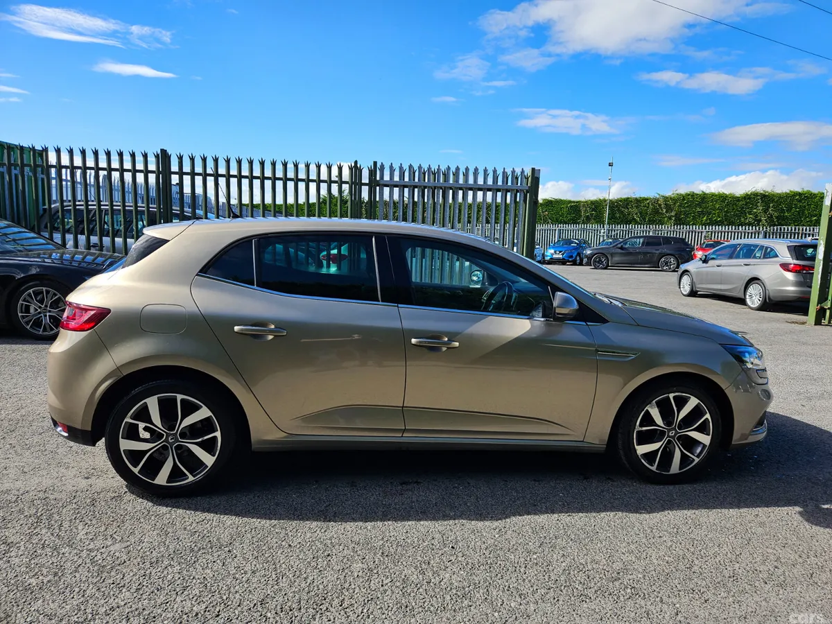 Renault Megane Hatchback, Diesel, 2017, Brown