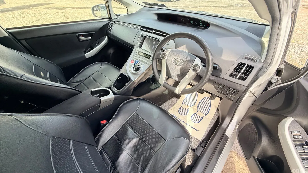 Toyota Prius Hatchback, Petrol Hybrid, 2015, Silver
