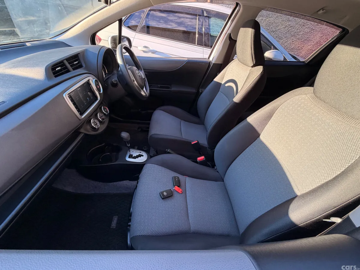 Toyota Vitz Hatchback, Petrol, 2014, Blue