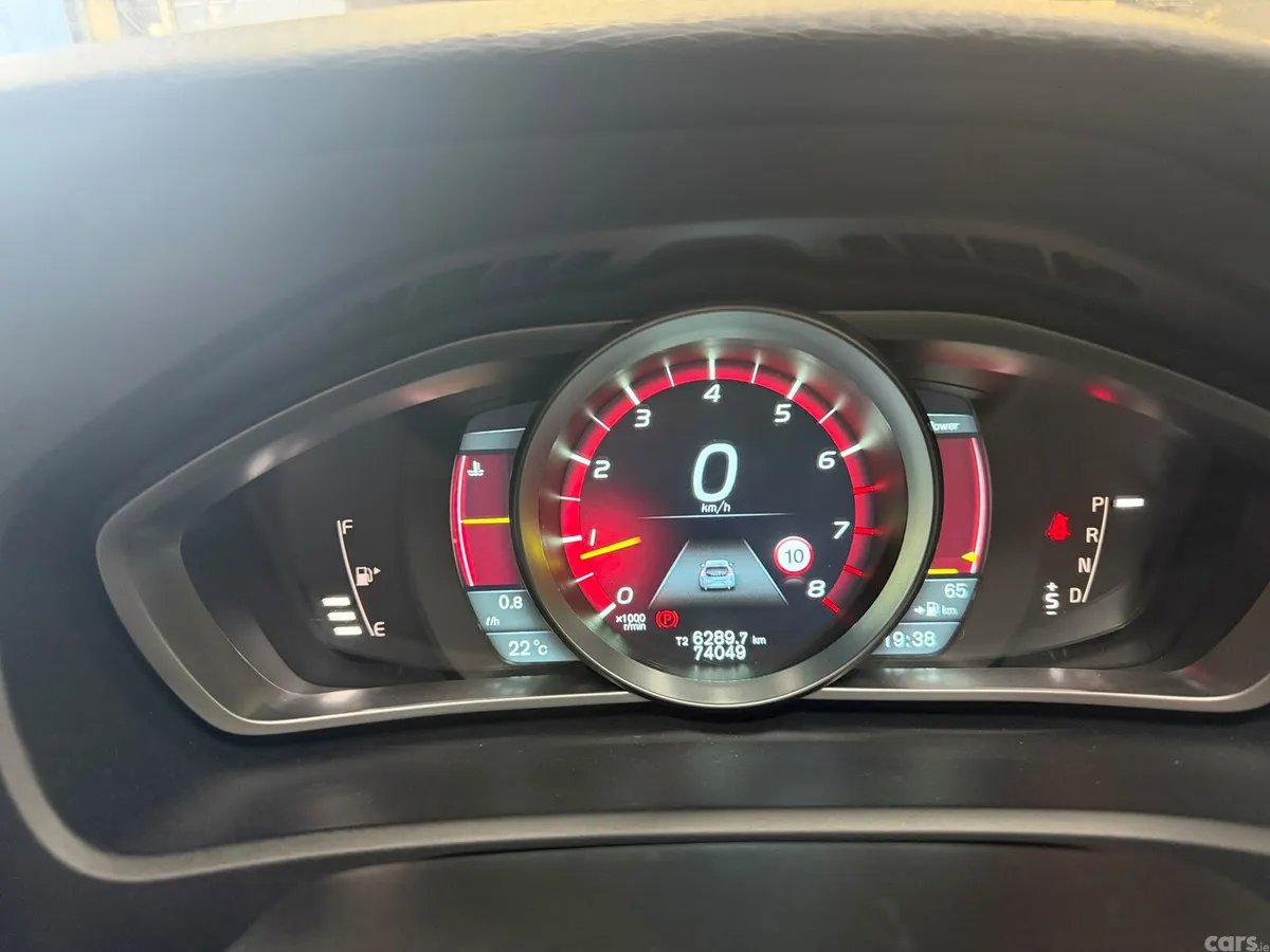Volvo V40 Hatchback, Petrol, 2015, White