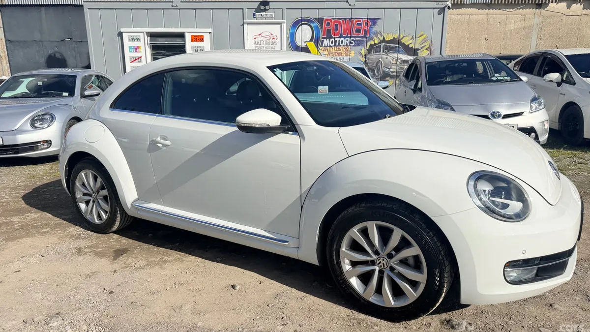 Volkswagen Beetle Hatchback, Petrol, 2014, White