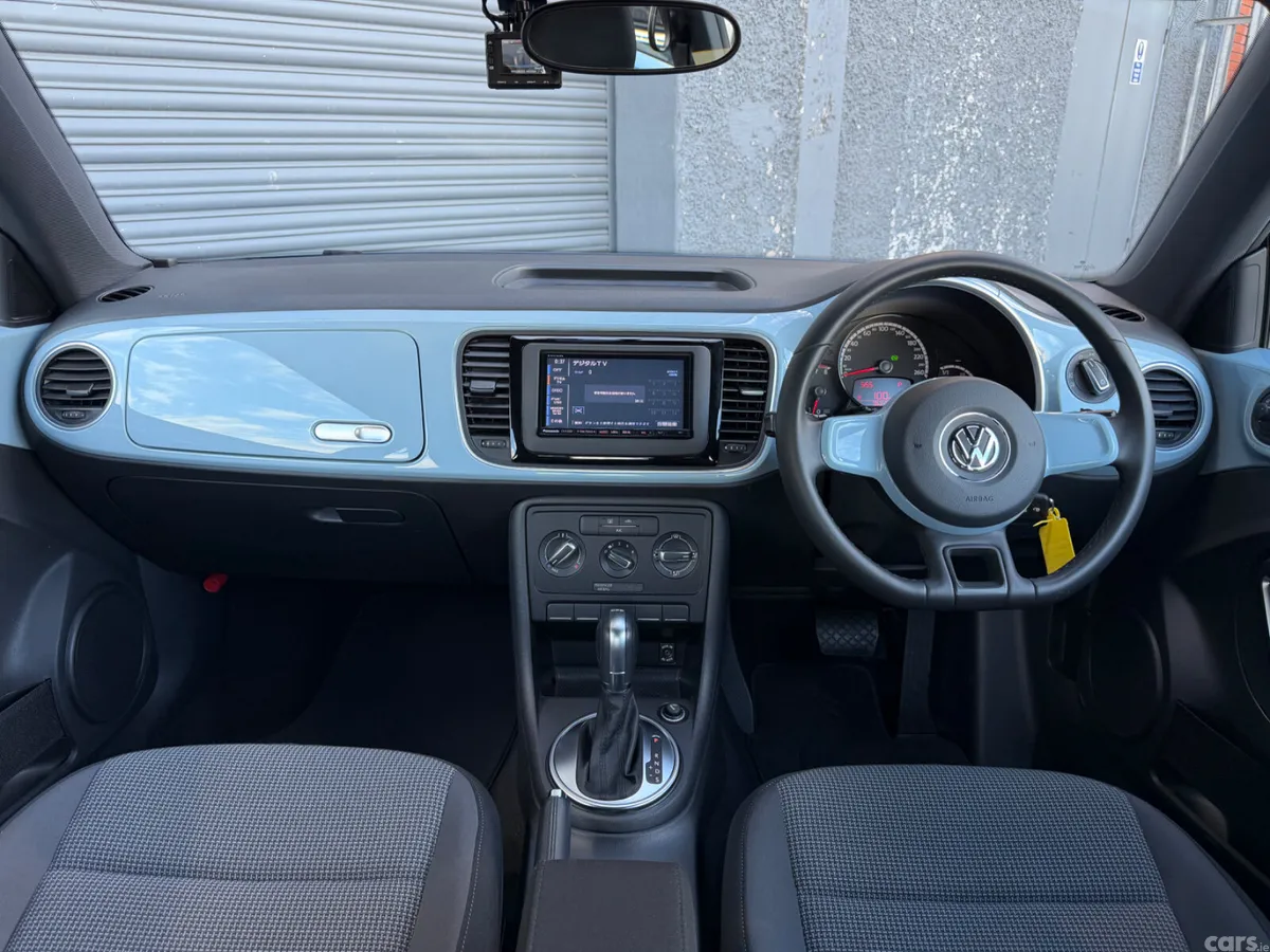 Volkswagen Beetle Hatchback, Petrol, 2014, Blue