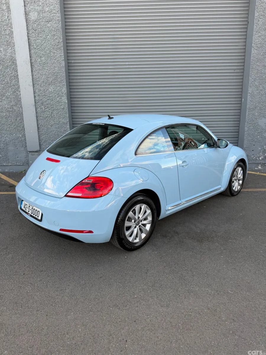 Volkswagen Beetle Hatchback, Petrol, 2014, Blue