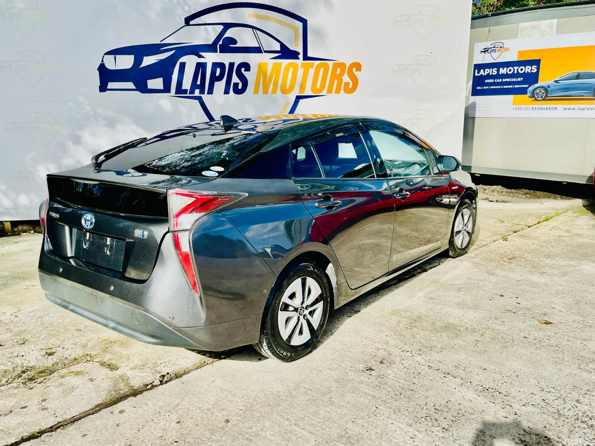 Toyota Prius Hatchback, Petrol, 2016, Grey
