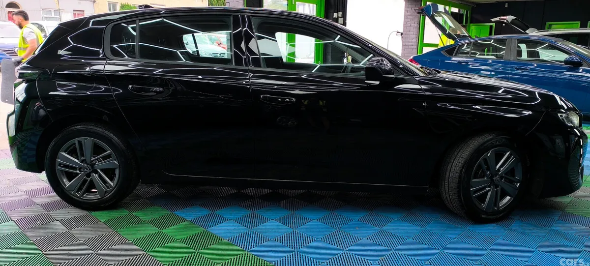 Peugeot 308 Hatchback, Diesel, 2022, Black