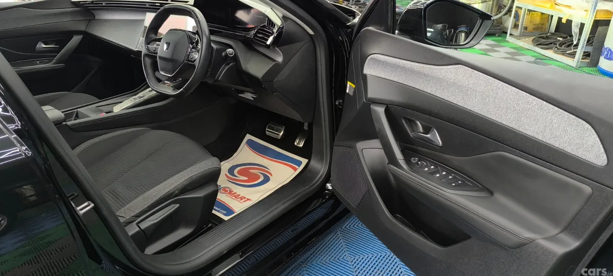 Peugeot 308 Hatchback, Diesel, 2022, Black