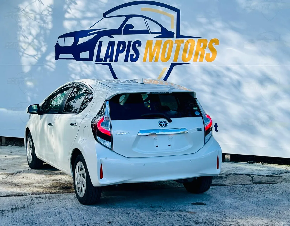 Toyota Aqua Hatchback, Petrol, 2021, White