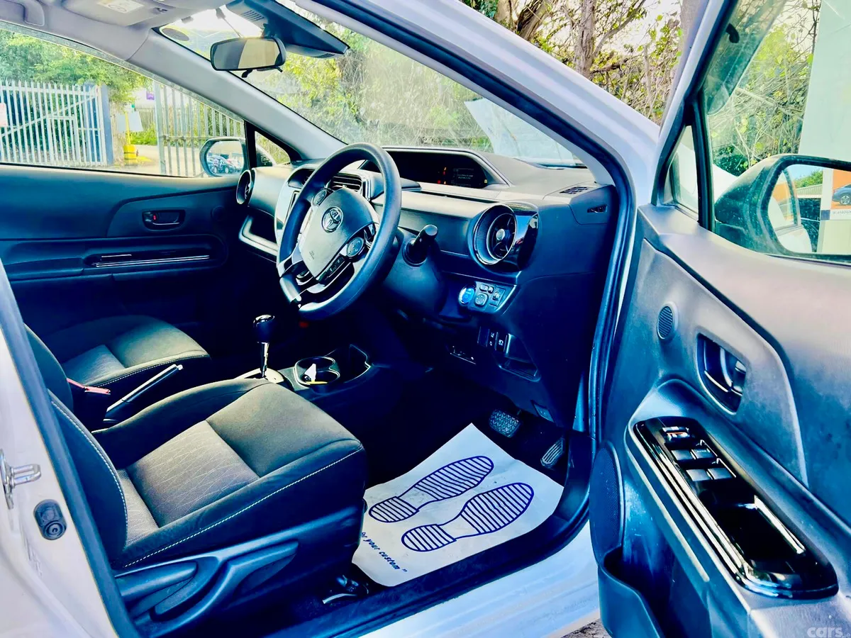 Toyota Aqua Hatchback, Petrol, 2021, White