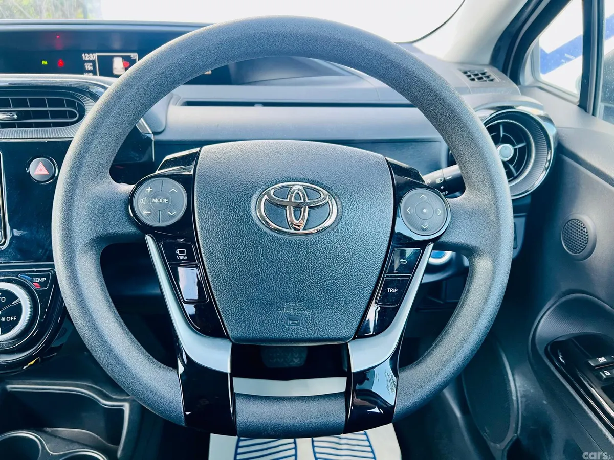 Toyota Aqua Hatchback, Petrol, 2021, White