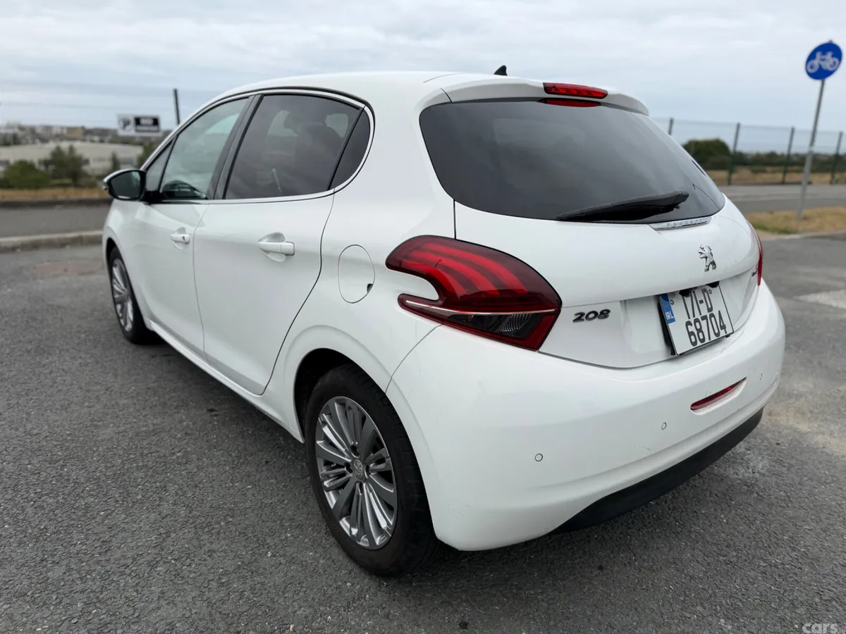 Peugeot 208 Hatchback, Petrol, 2017, White