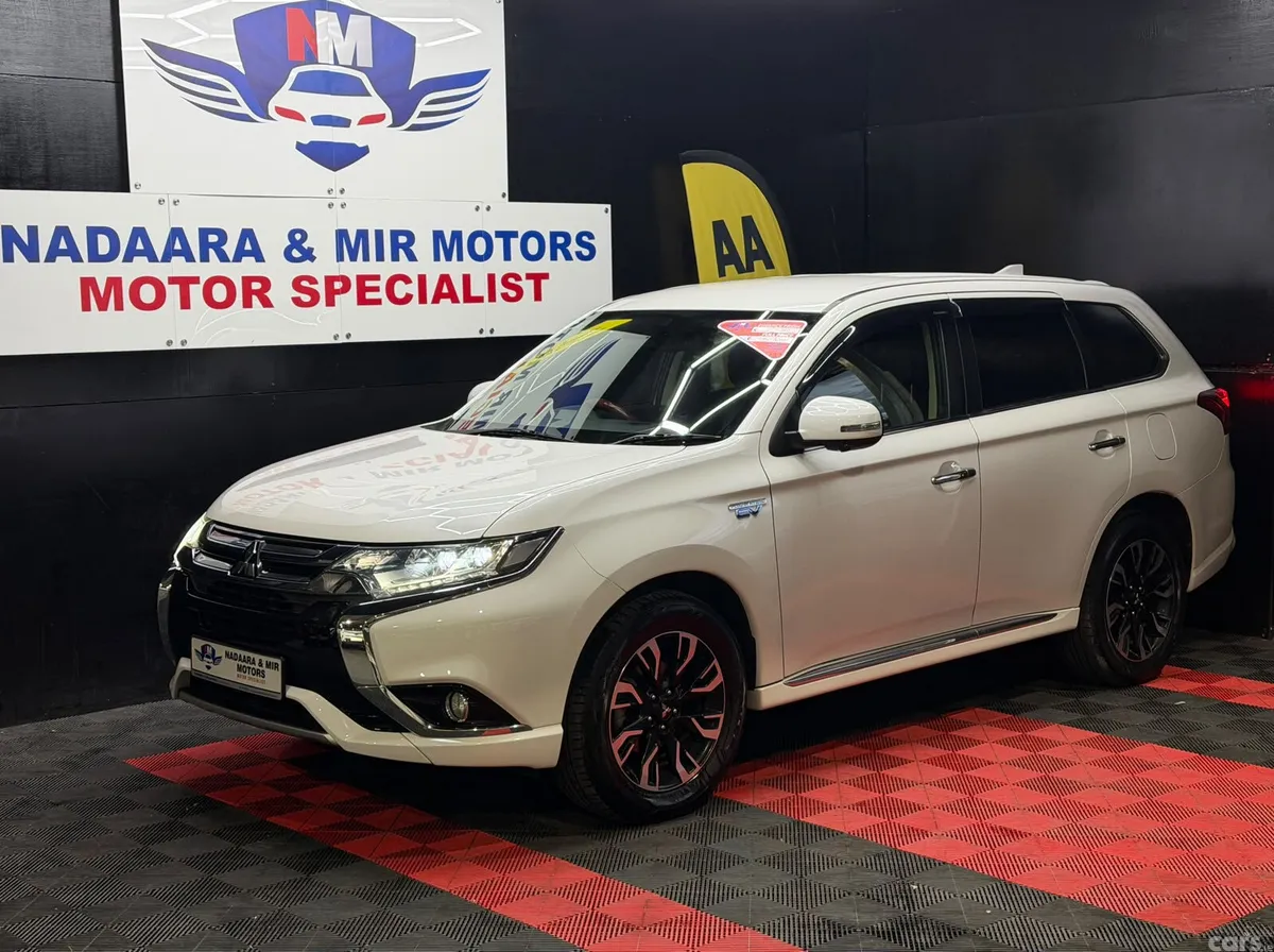 Mitsubishi Outlander SUV, Petrol Plug-in Hybrid, 2016, White