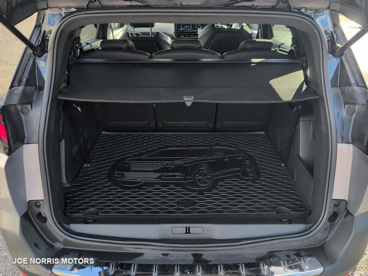 Peugeot 5008 MPV, Petrol Hybrid, 2024, Grey