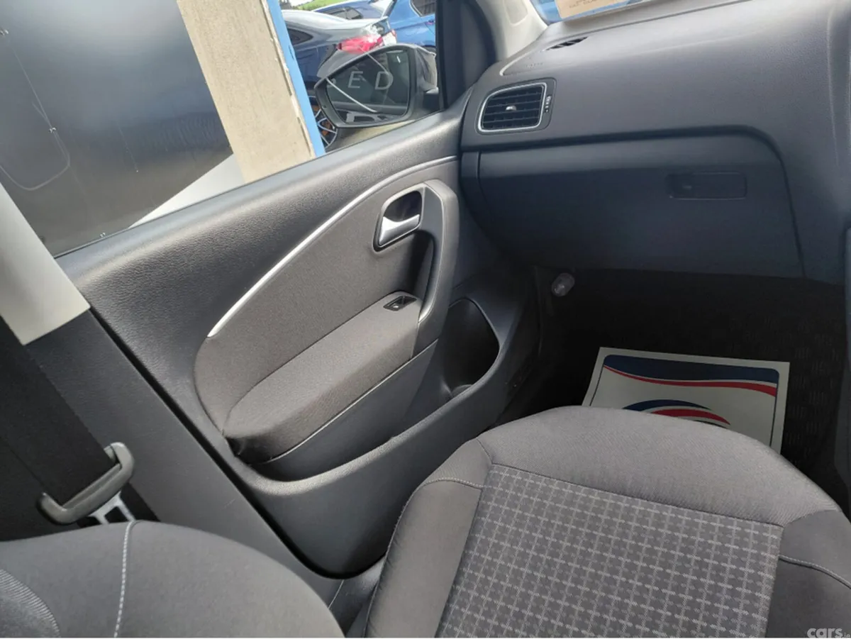 Volkswagen Polo Hatchback, Petrol, 2015, Black