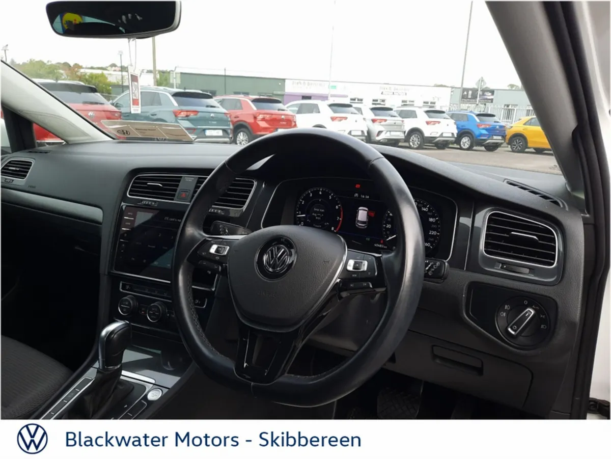Volkswagen Golf Hatchback, Petrol, 2018, 