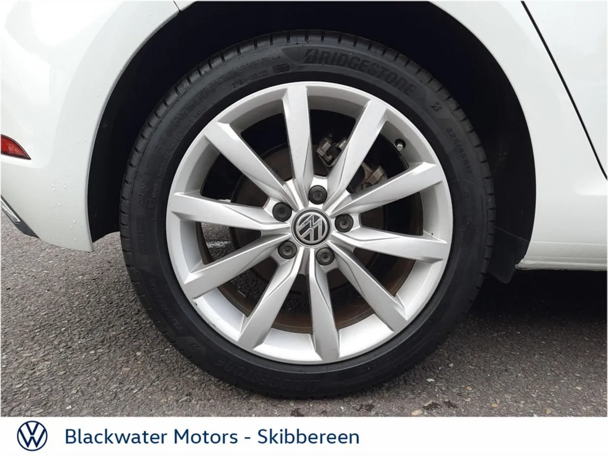 Volkswagen Golf Hatchback, Petrol, 2018, 