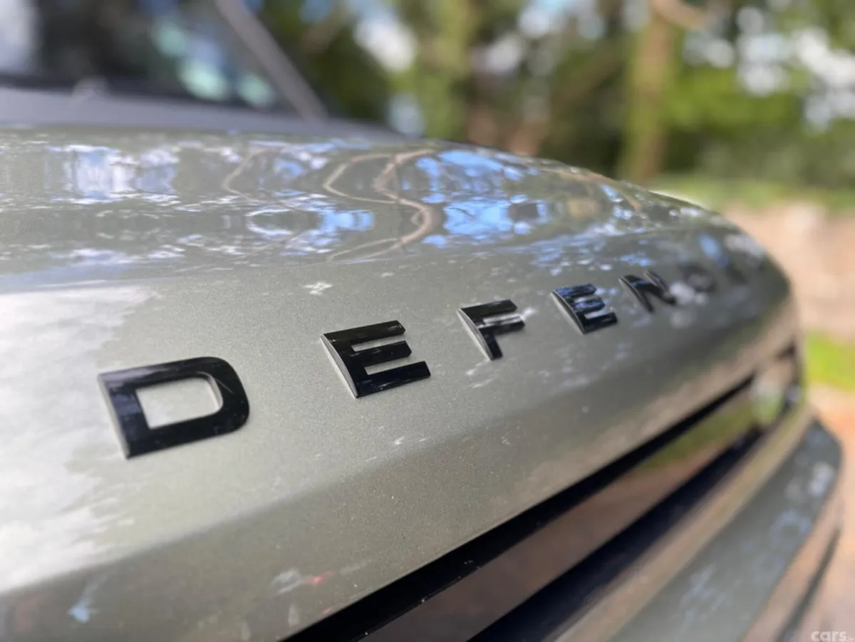 Land Rover Defender Estate, Petrol Plug-in Hybrid, 2023, Green