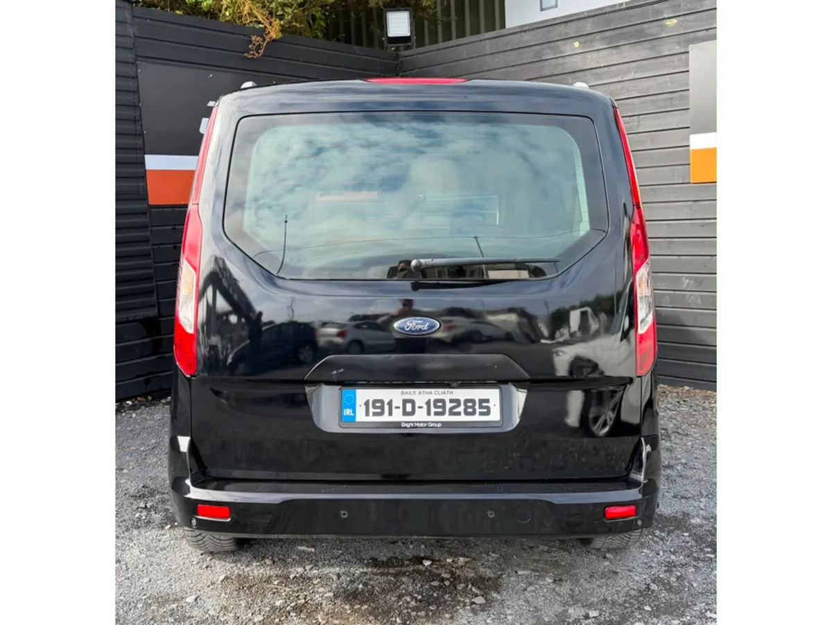 Ford Tourneo Connect Estate, Diesel, 2019, Black