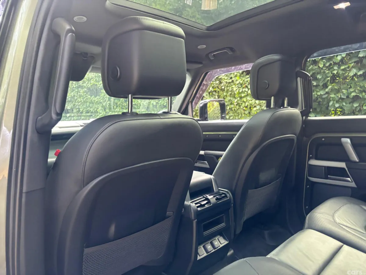 Land Rover Defender Estate, Petrol Plug-in Hybrid, 2023, Green