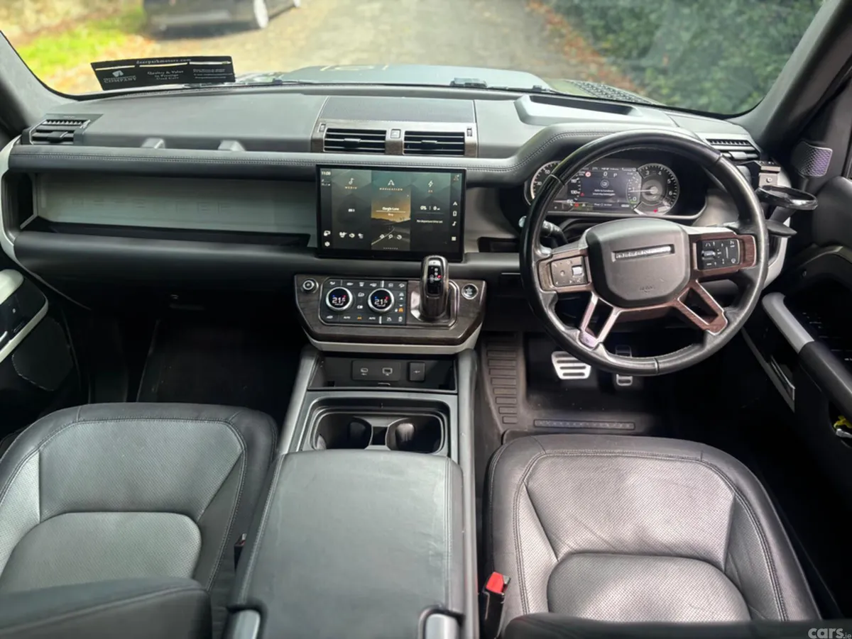 Land Rover Defender Estate, Petrol Plug-in Hybrid, 2023, Green