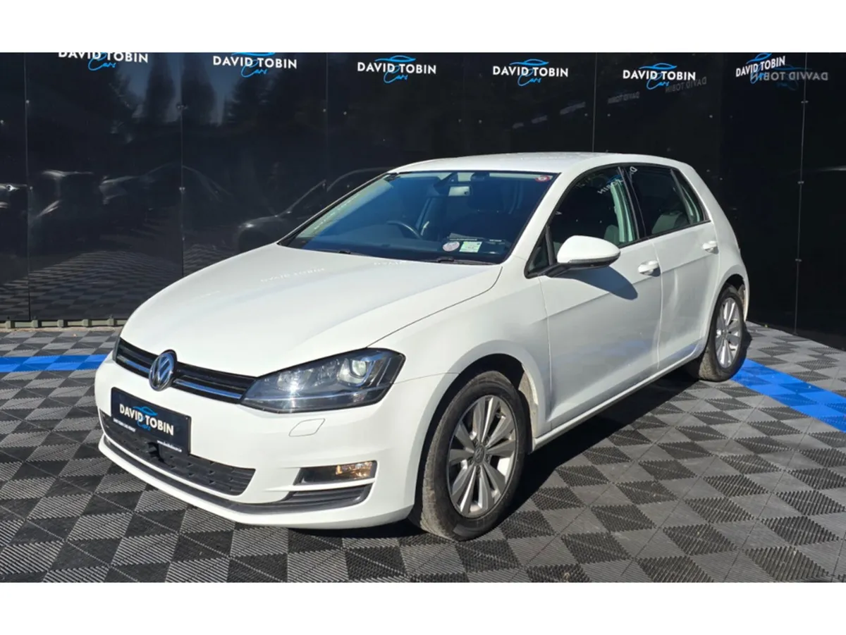 Volkswagen Golf Hatchback, Petrol, 2016, White
