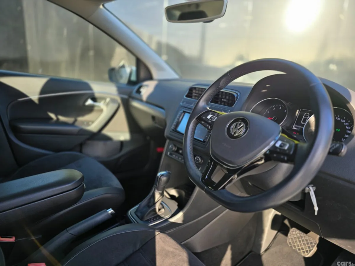 Volkswagen Polo Hatchback, Petrol, 2017, White