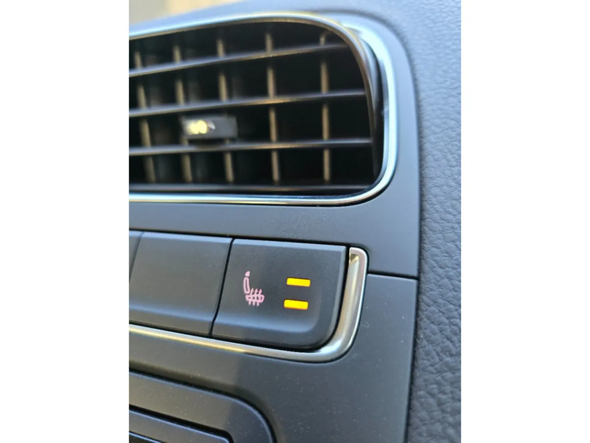 Volkswagen Polo Hatchback, Petrol, 2017, White