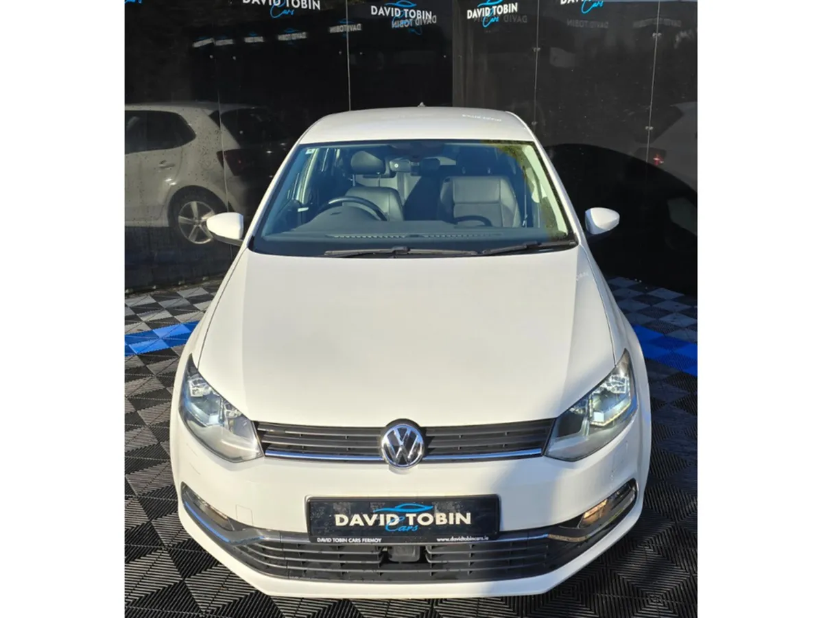 Volkswagen Polo Hatchback, Petrol, 2017, White