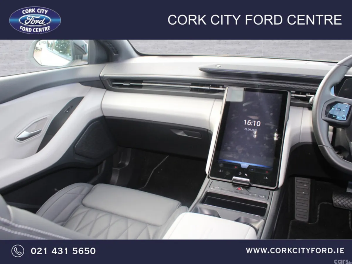 Ford Explorer MPV, Electric, 2026, White
