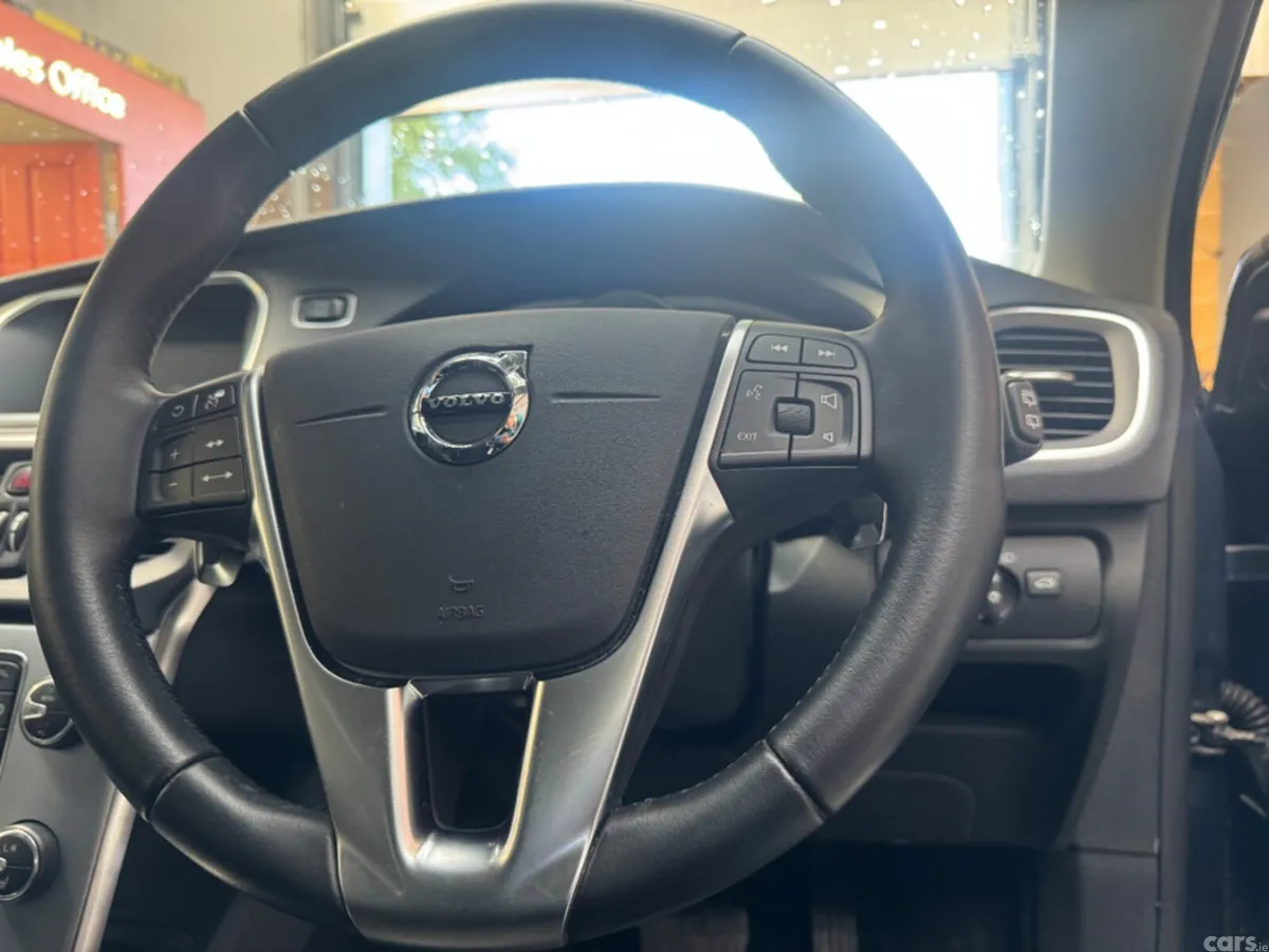 Volvo V40 Estate, Diesel, 2018, Grey