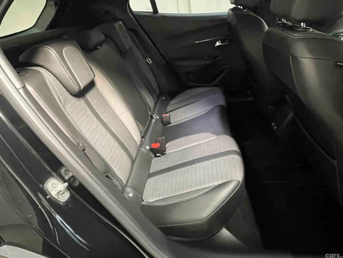 Peugeot 2008 MPV, Diesel, 2021, Black