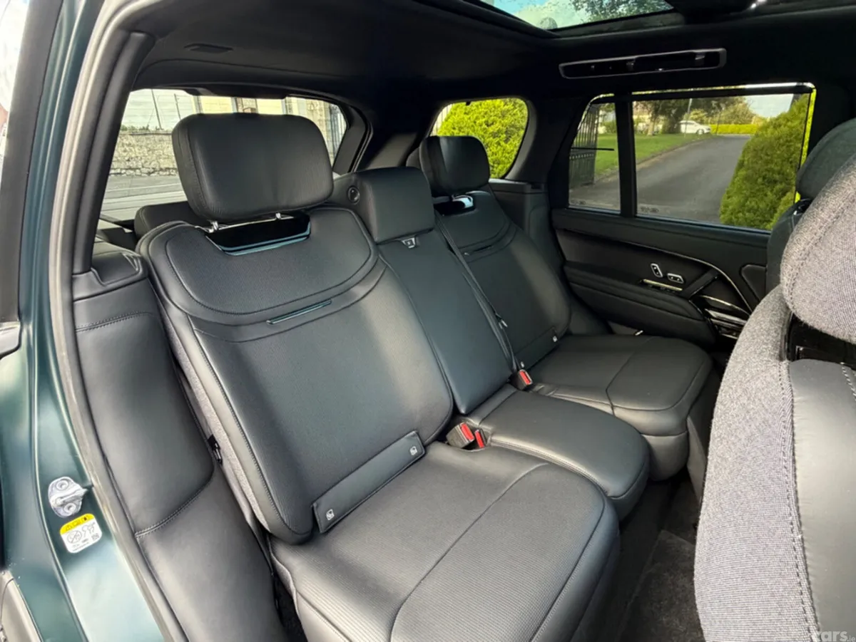 Land Rover Range Rover SUV, Petrol Plug-in Hybrid, 2026, Green