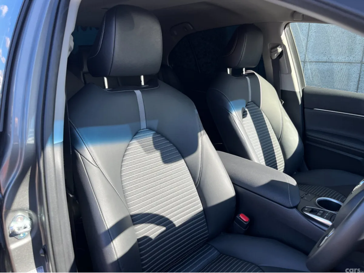 Toyota Camry Saloon, Petrol Hybrid, 2022, Grey