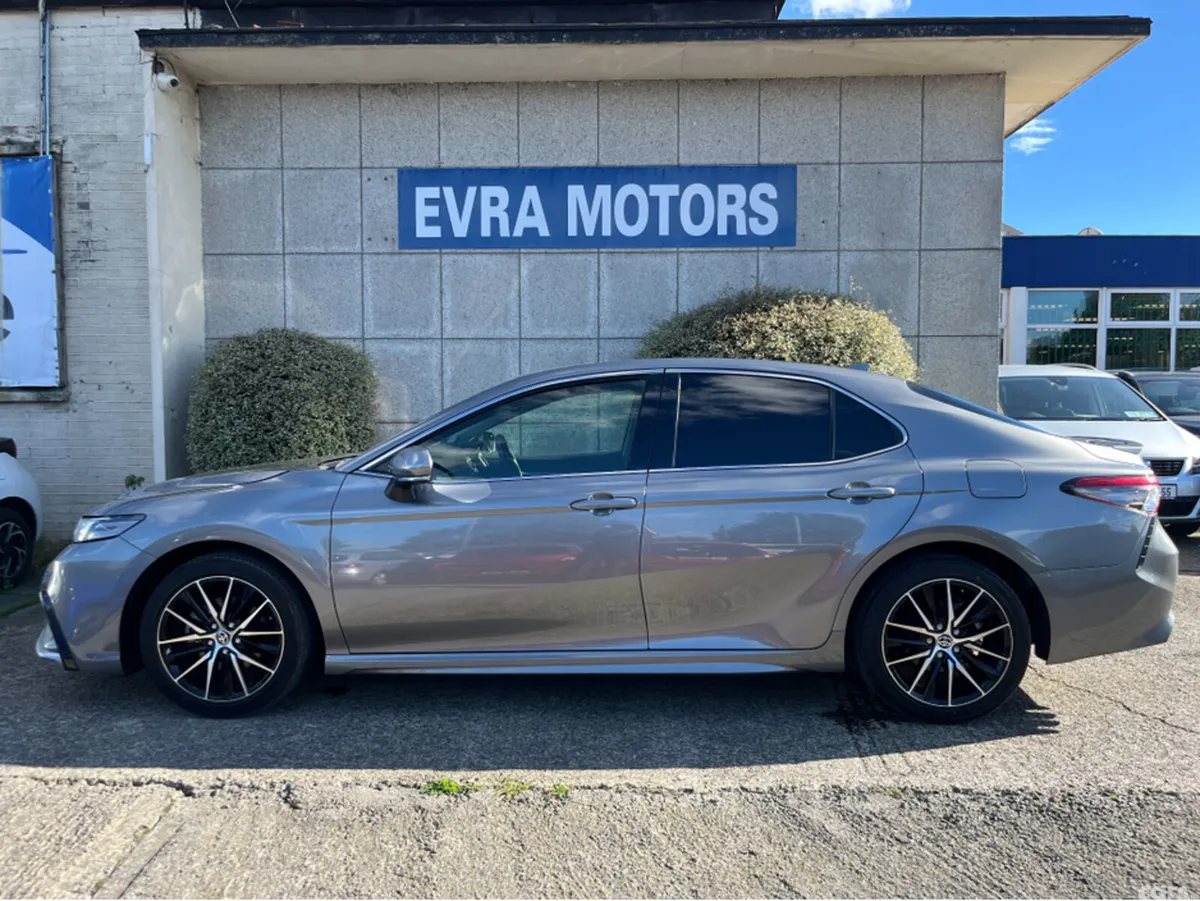 Toyota Camry Saloon, Petrol Hybrid, 2022, Grey