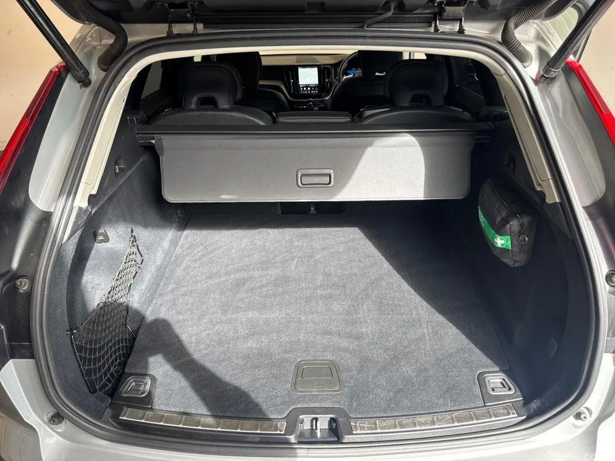 Volvo XC60 SUV, Petrol Plug-in Hybrid, 2024, Grey